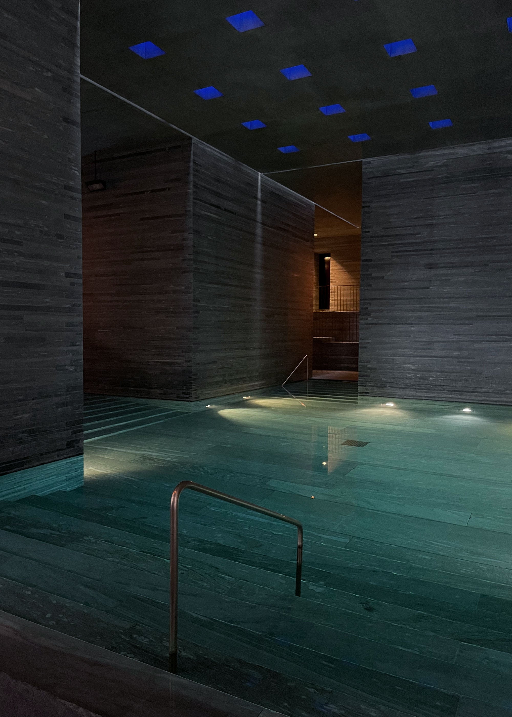 7132 Hotel
