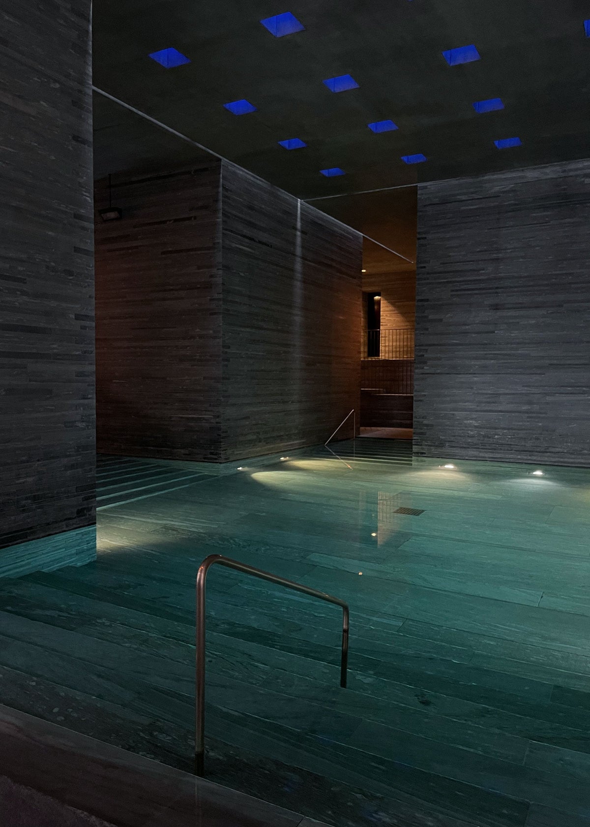 7132 Hotel