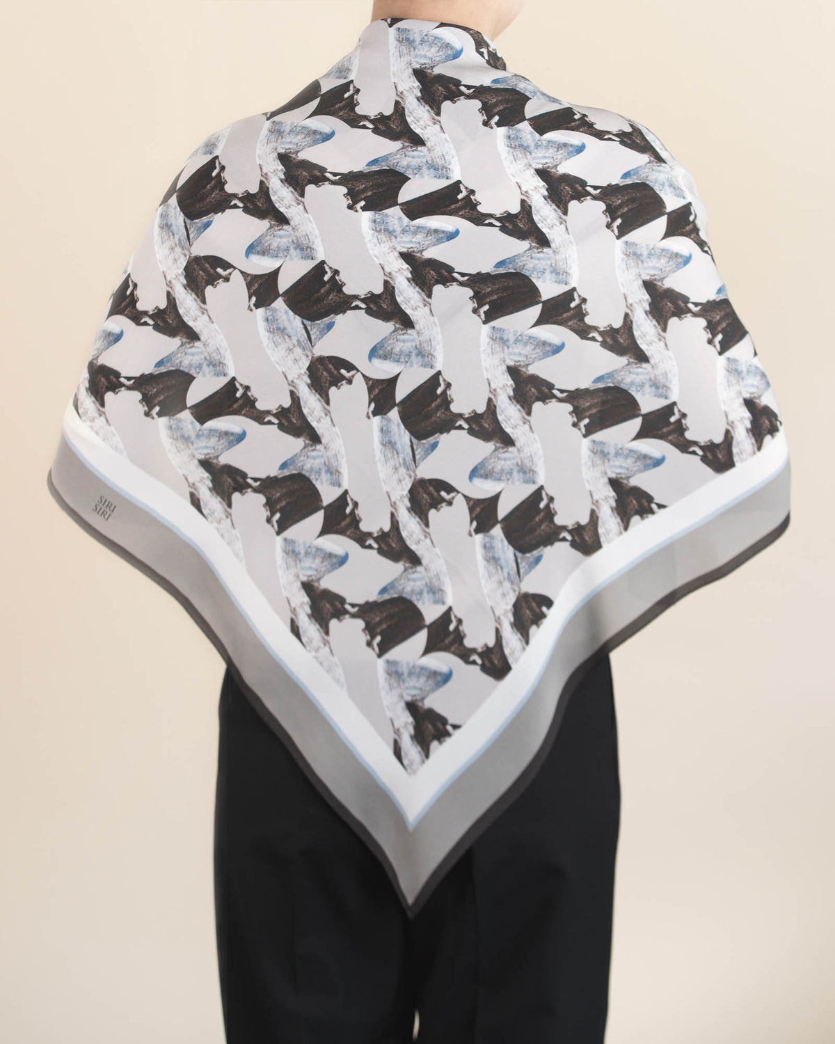 Foulard en soie Gentle Knife Edition-3