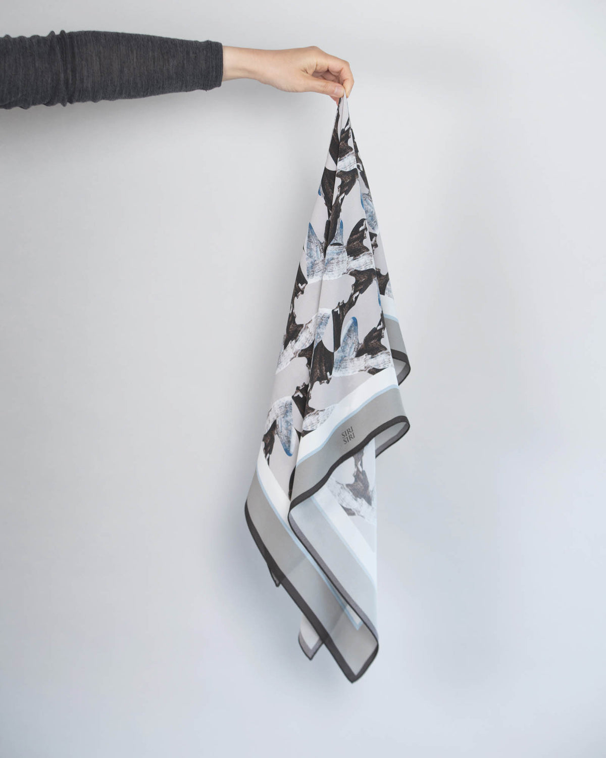 Foulard en soie Gentle Knife Edition-6
