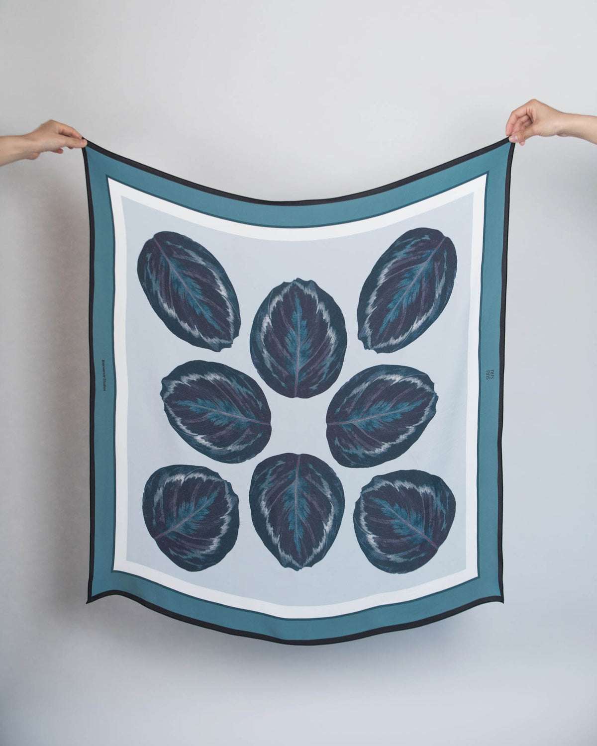 Seidenfoulard Praying Hands Edition-10