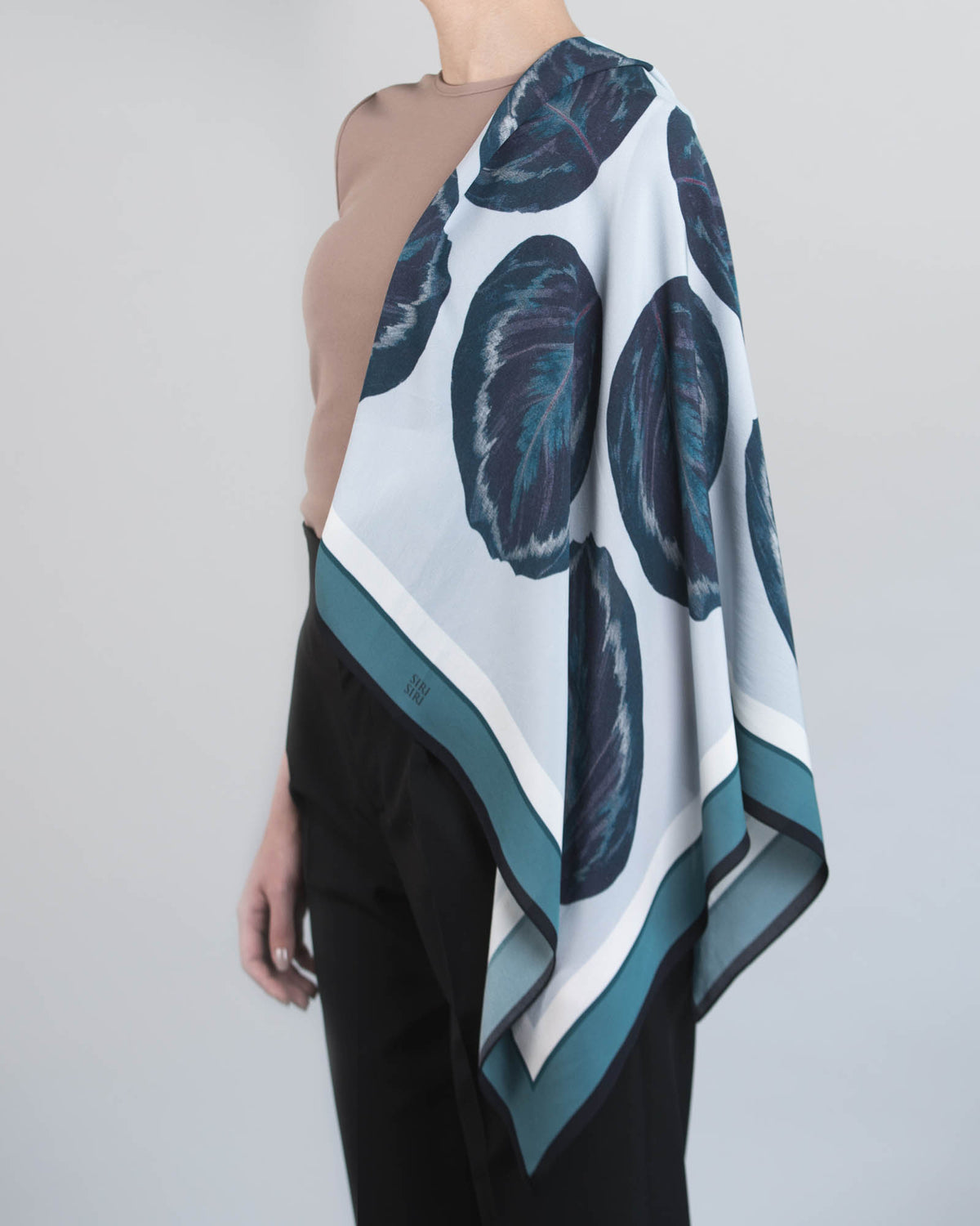 Seidenfoulard Praying Hands Edition-7